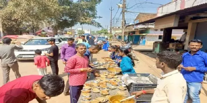 धमतरी : जिलेभर में बनाए गए अटल चौक की अब ली जा रही सुध धमतरी : जिलेभर में बनाए गए अटल चौक की अब ली जा रही सुध
