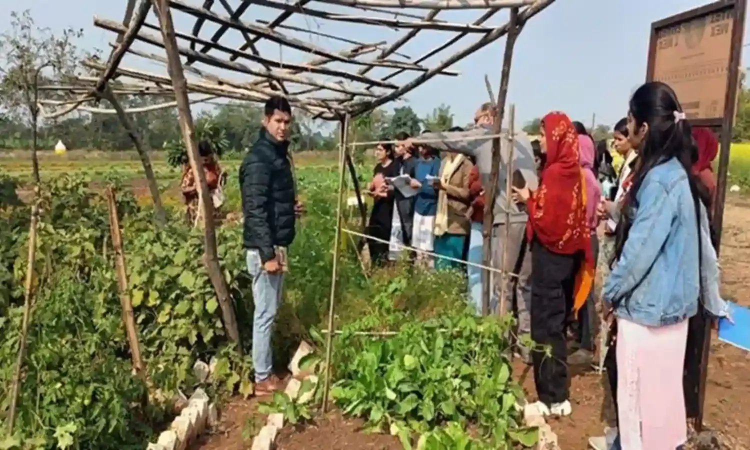 मप्रः नवनियुक्त कृषि विस्तार अधिकारियों का अध्ययन भ्रमण और खेत पाठशाला