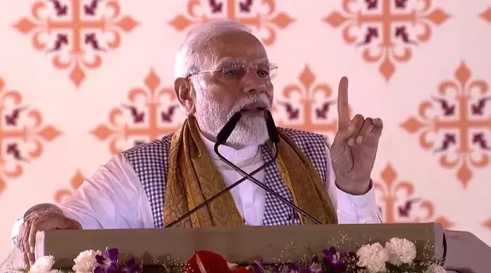 प्रधानमंत्री मोदी की जनसभा में शामिल होने के लिए उमड़ा जनसैलाब, मोदी—मोदी की गूंज