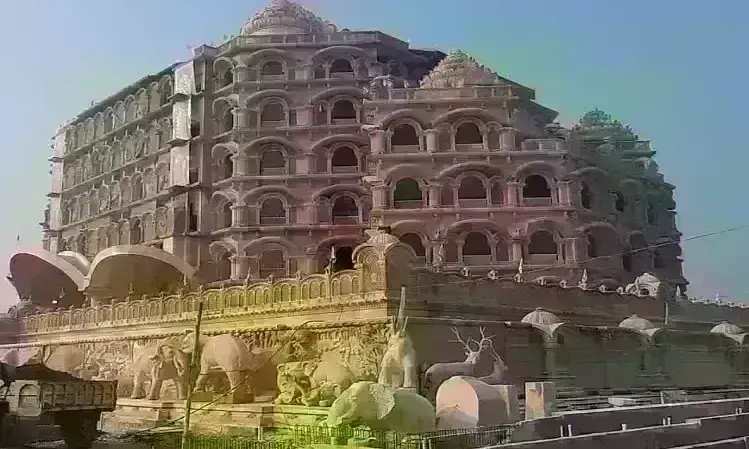 प्रधानमंत्री मोदी ने जिस स्वर्वेद मंदिर का उद्घाटन किया, उसमें नहीं है किसी भगवान की मूर्ति, जानिए फिर क्यों है खास ? प्रधानमंत्री मोदी ने जिस स्वर्वेद मंदिर का उद्घाटन किया, उसमें नहीं है किसी भगवान की मूर्ति, जानिए फिर क्यों है खास ?