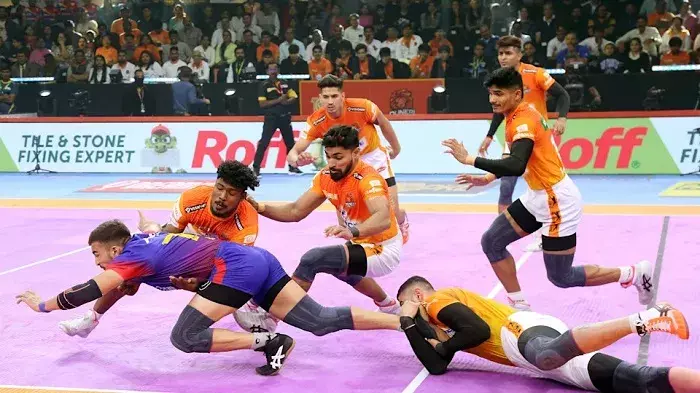 हरफनमौला खेल के दम पर दिल्ली को 7 अंक से हराकर टेबल टॉपर बनी पुनेरी पलटन