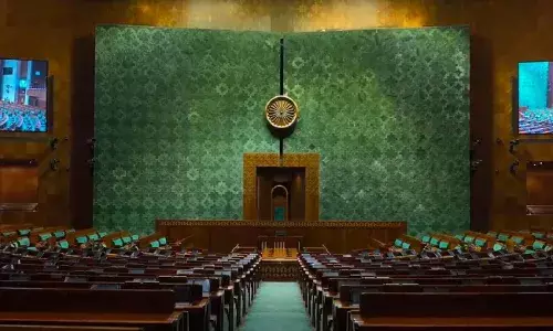 लोकसभा से 45 से अधिक सांसद पूरे सत्र के लिए निलंबित, जोशी बोले- बड़े दुख के साथ ऐसा करना पड़ रहा