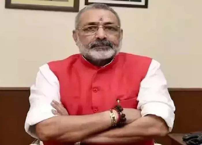 शराब को लेकर हो रही हत्या मामले में नीतीश पर केस दर्ज हो : गिरिराज सिंह