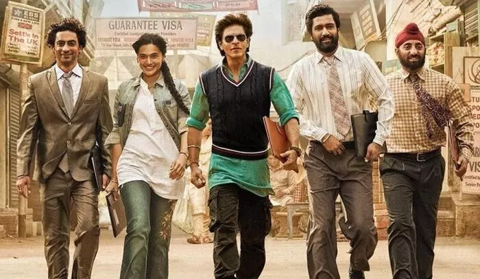 शाहरुख की फिल्म डंकी रिलीज, थिएटर के बाहर फैंस ने मनाया जश्न