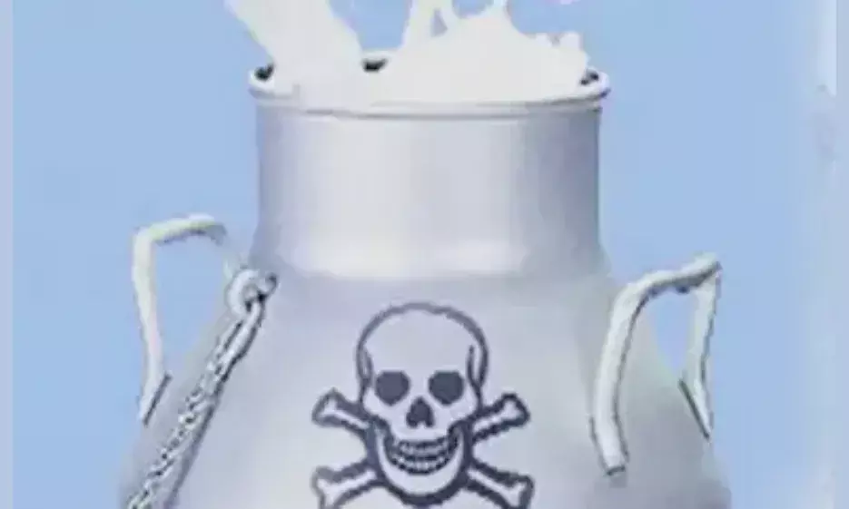 भिण्ड की ओर से आने वाले दूधियों को रोका, मौके पर ही की जांच