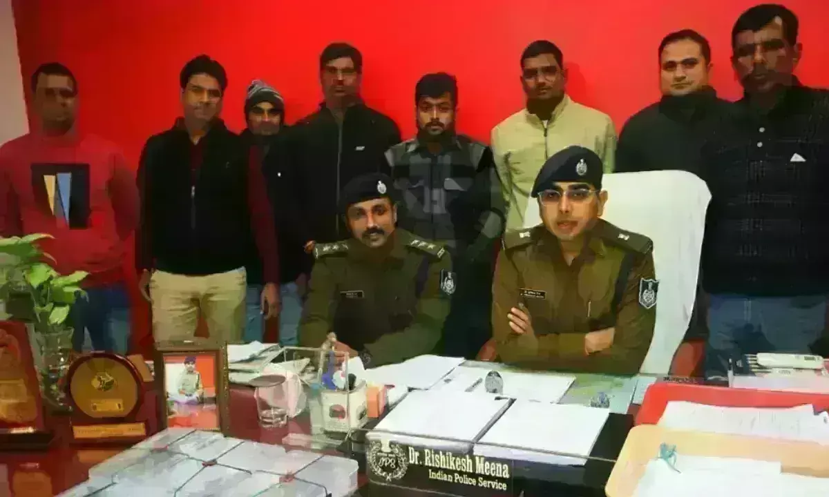 खरगोन से लाया पिस्टलें, शहर में ग्राहक तलाशते दबोचा