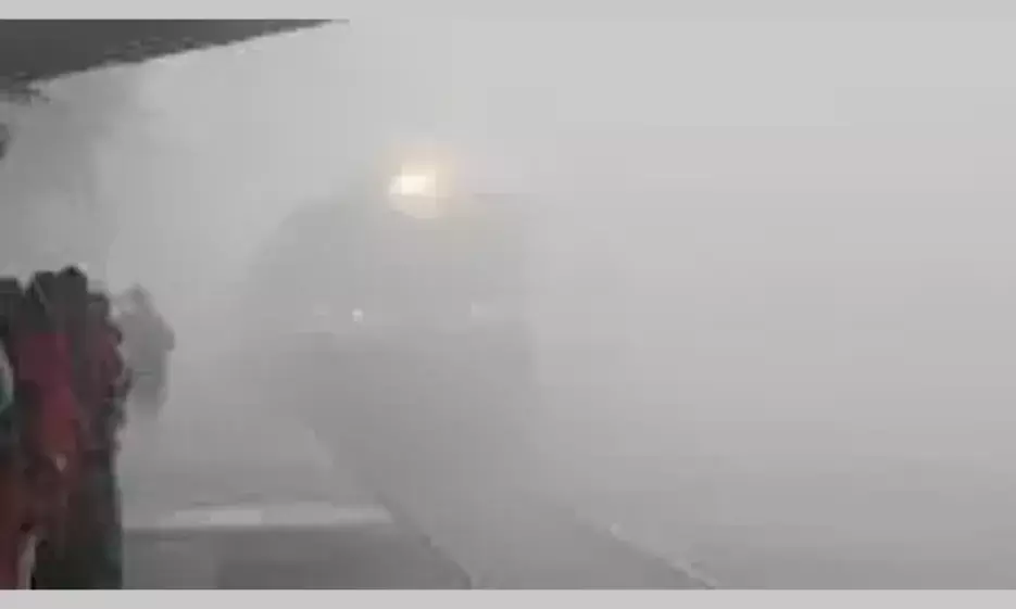 कोहरे के जाल में फंसी वंदेभारत व शताब्दी, 14 घंटे लेट आई उत्कल एक्सप्रेस