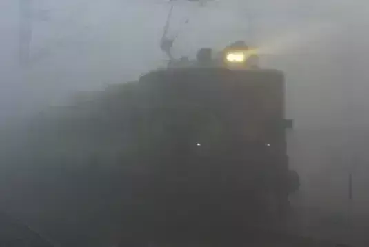 उत्तर भारत में कोहरे का कहर: माउंट आबू में पारा 4 डिग्री, दिल्ली में 129 उड़ानें रद्द. हादसों में 6 की मौत उत्तर भारत में कोहरे का कहर: माउंट आबू में पारा 4 डिग्री, दिल्ली में 129 उड़ानें रद्द. हादसों में 6 की मौत