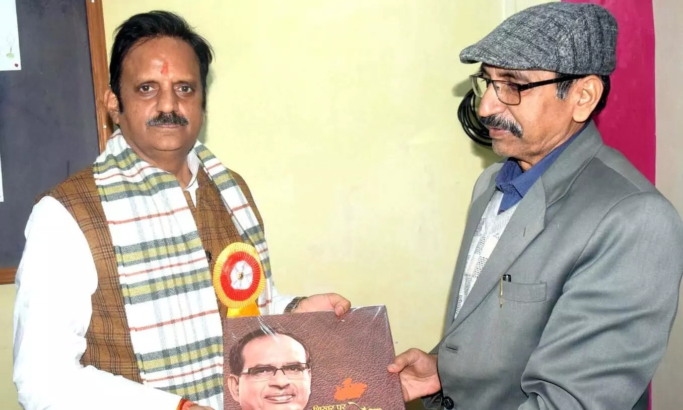 नवस्वदेश पहुंचे उपमुख्यमंत्री राजेंद्र शुक्ल