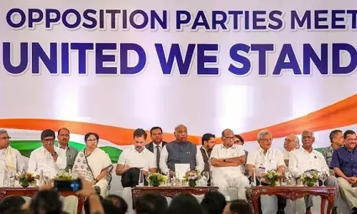 आपसी शह-मात के खेल में उलझा विपक्षी गठबंधन