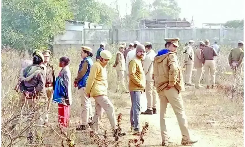 किशोरी का नग्न अवस्था में शव मिलने से मचा हड़कम्प