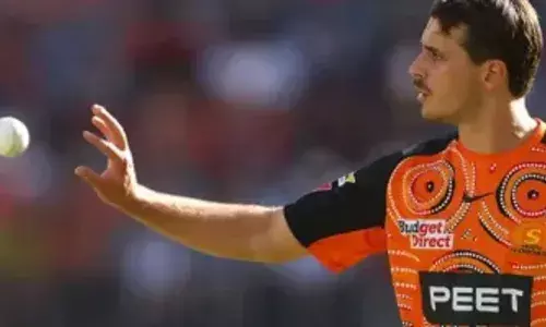 मेलबर्न स्टार्स ने प्रतिस्थापन खिलाड़ी के रूप में डैन लॉरेंस के साथ किया करार