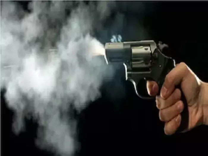 आजसू पार्टी के केंद्रीय सचिव ने अपने छोटे भाई को गोली मारी