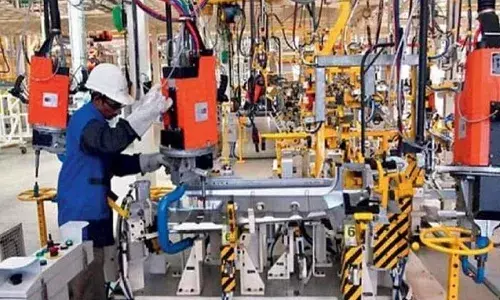 आठ बुनियादी उद्योगों का उत्पादन नवंबर में 7.8 फीसदी की दर से बढ़ा