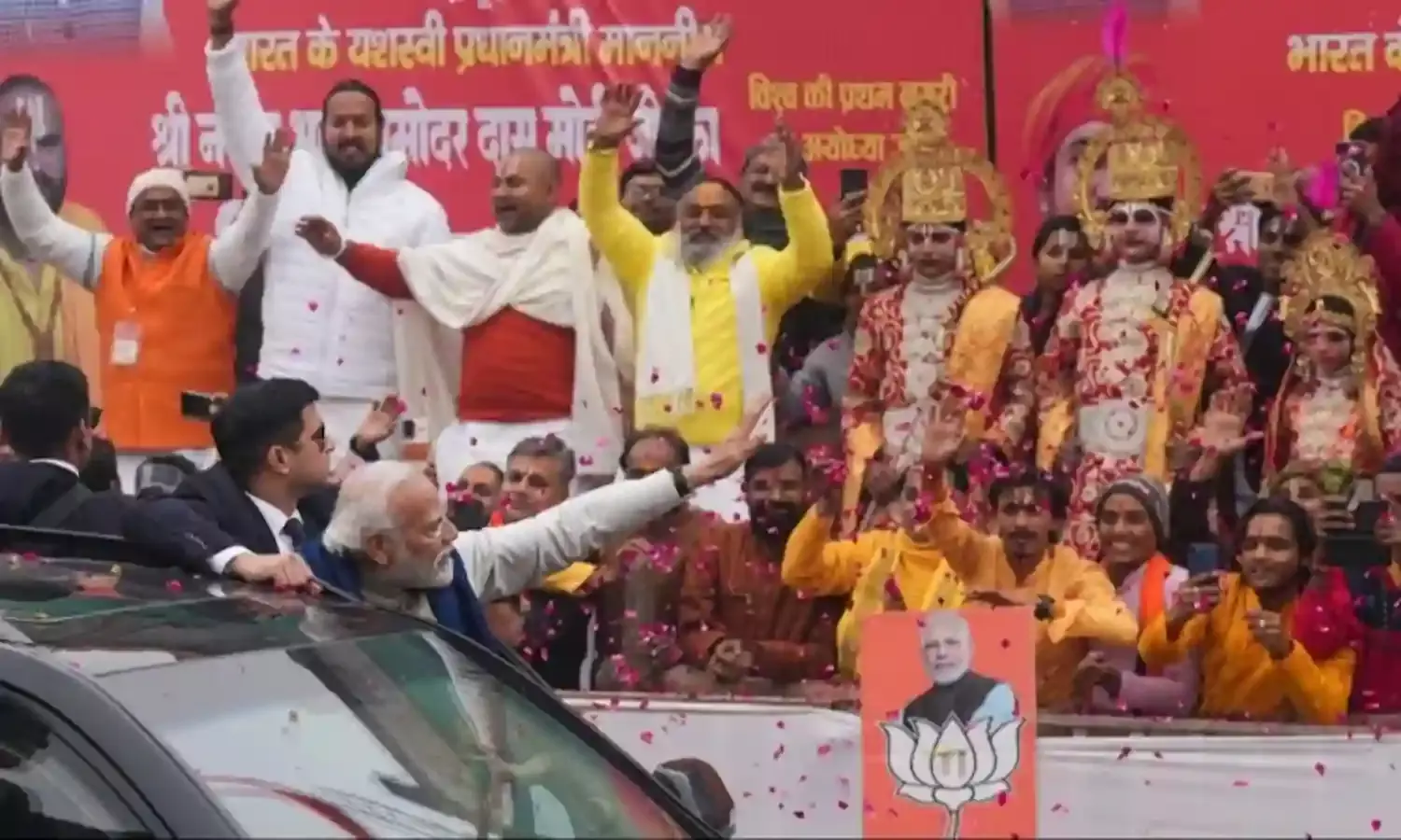 प्रधानमंत्री मोदी रोड शो के बाद मिले रवीन्द्र मांझी से