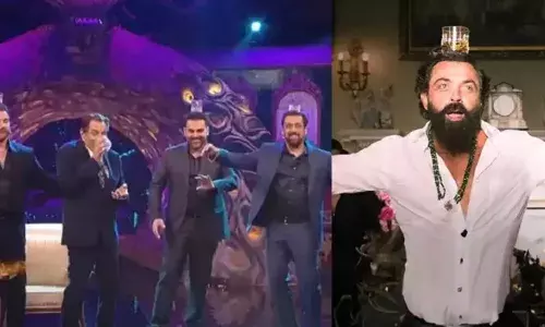 वीडियो वायरल- बेटे बॉबी के गाने जमाल कुडु पर धर्मेंद्र ने किया डांस वीडियो वायरल- बेटे बॉबी के गाने जमाल कुडु पर धर्मेंद्र ने किया डांस