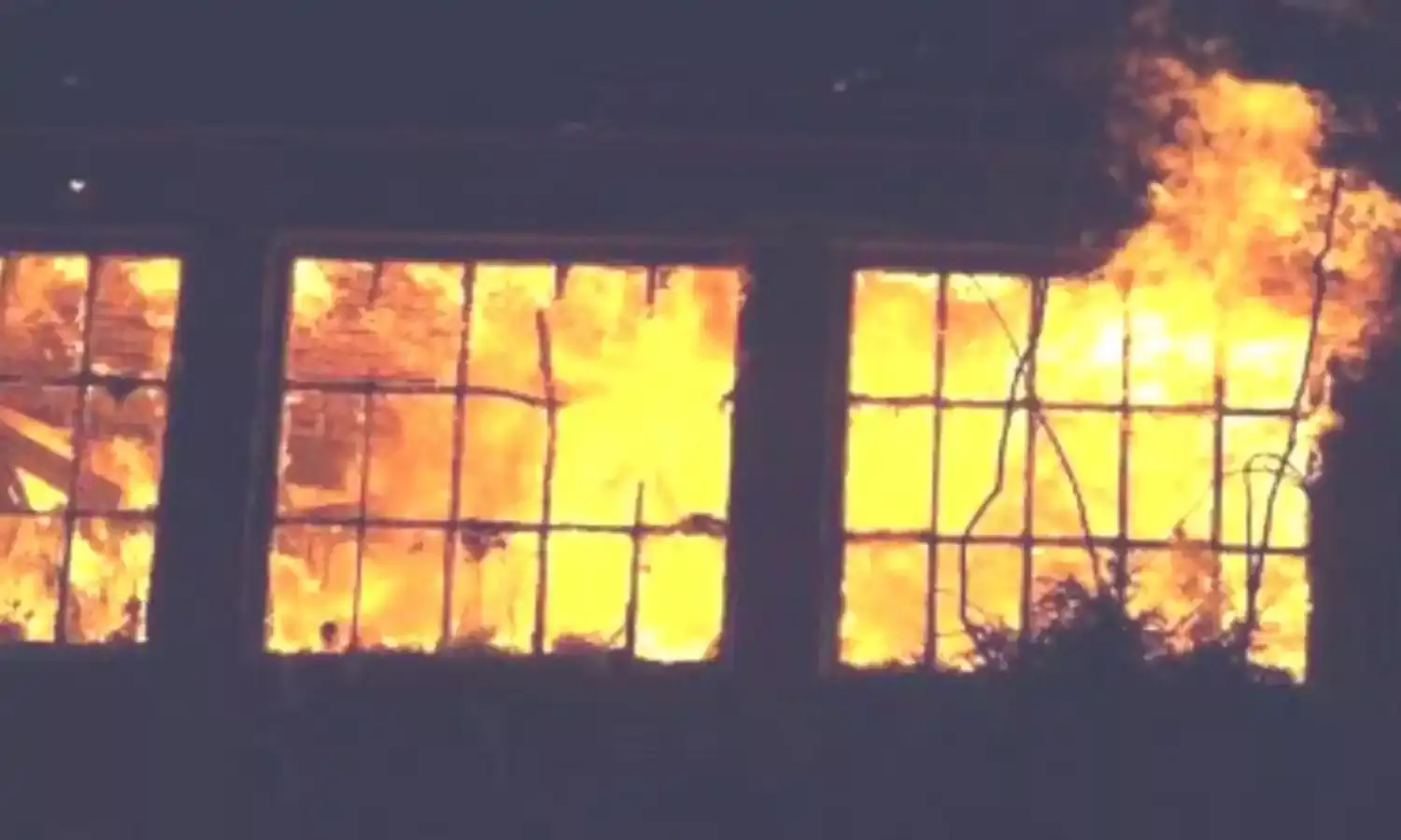 बिहार में घर में लगी आग से पति-पत्नी और दो बच्चों की मौत