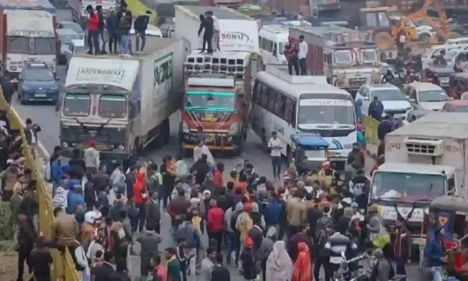 ट्रक चालकों की हड़ताल होगी खत्म, ट्रांसपोर्ट कांग्रेस को मिला गृह मंत्रालय से आश्वासन