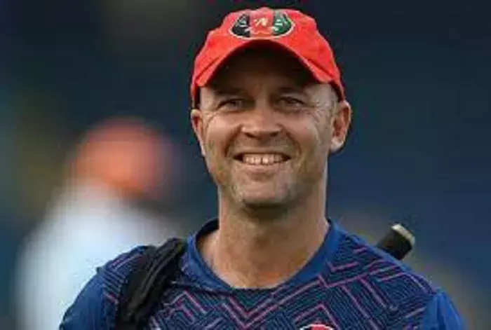 अफगानिस्तान ने जोनाथन ट्रॉट का मुख्य कोच के रूप में अनुबंध एक साल बढ़ाया