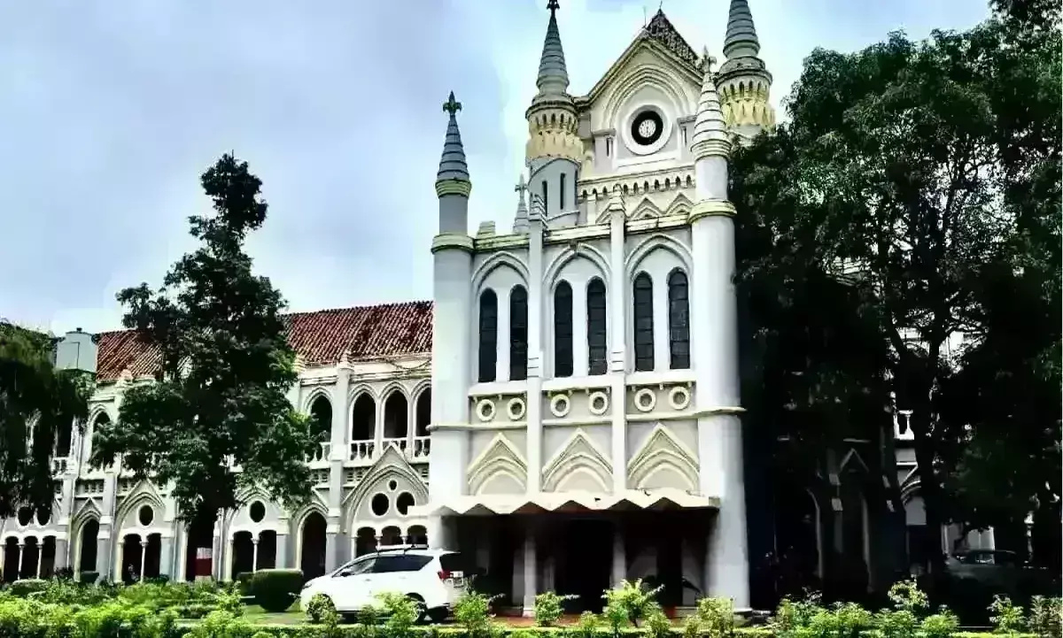 ट्रक ड्राइवर्स की हड़ताल पर हाईकोर्ट सख्त, कहा - सरकार जल्द खत्म कराए