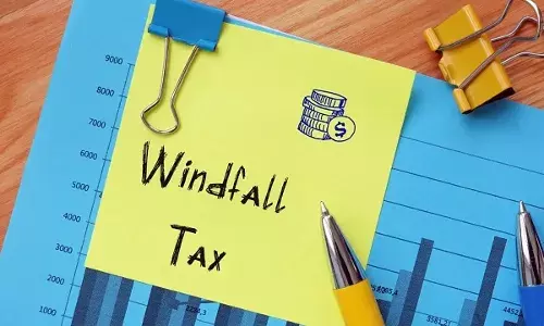 सरकार ने कच्चे तेल पर विंडफॉल टैक्स एक हजार रुपये प्रति टन बढ़ाया