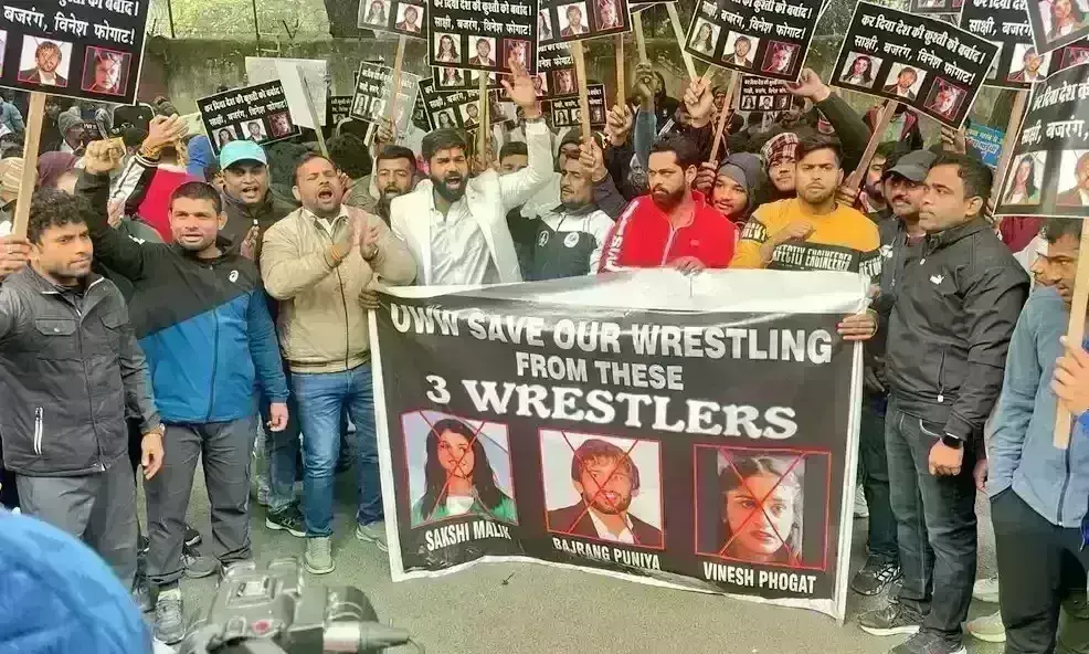 पहलवानों ने जंतर-मंतर पर किया प्रदर्शन, साक्षी मलिक, विनेश फोगाट और बजरंग पूनिया के खिलाफ मोर्चा