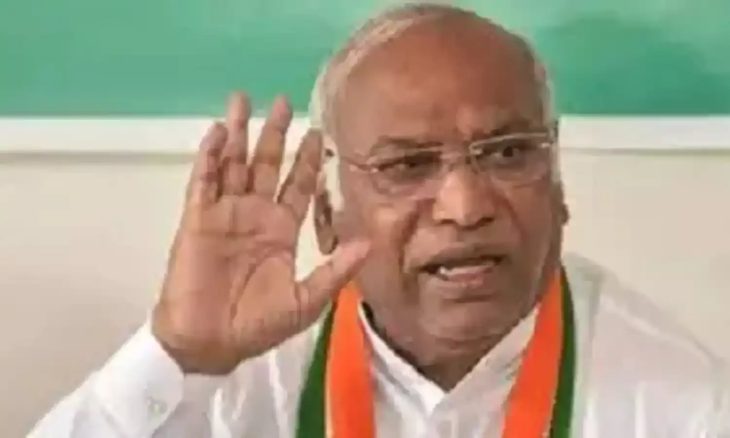 लोकसभा चुनाव में विजय सुनिश्‍चित करना हमारा लक्ष्य : खड़गे