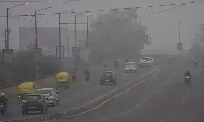 कड़ाके की ठंड और कोहरे की चपेट में आया मप्र, सरकार ने शीतलहर से बचाव के लिए जारी की एडवायजरी कड़ाके की ठंड और कोहरे की चपेट में आया मप्र, सरकार ने शीतलहर से बचाव के लिए जारी की एडवायजरी