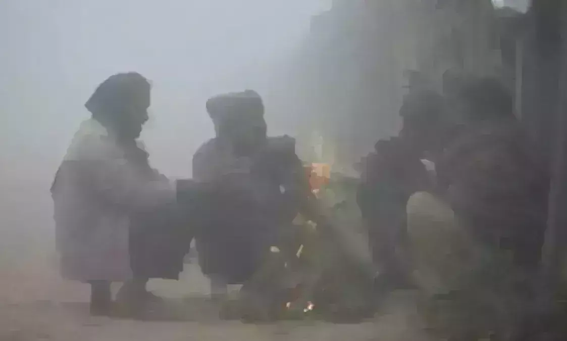 शीतलहर की चपेट में आया उत्तर भारत, सोमवार से स्थिति में सुधार के आसार शीतलहर की चपेट में आया उत्तर भारत, सोमवार से स्थिति में सुधार के आसार