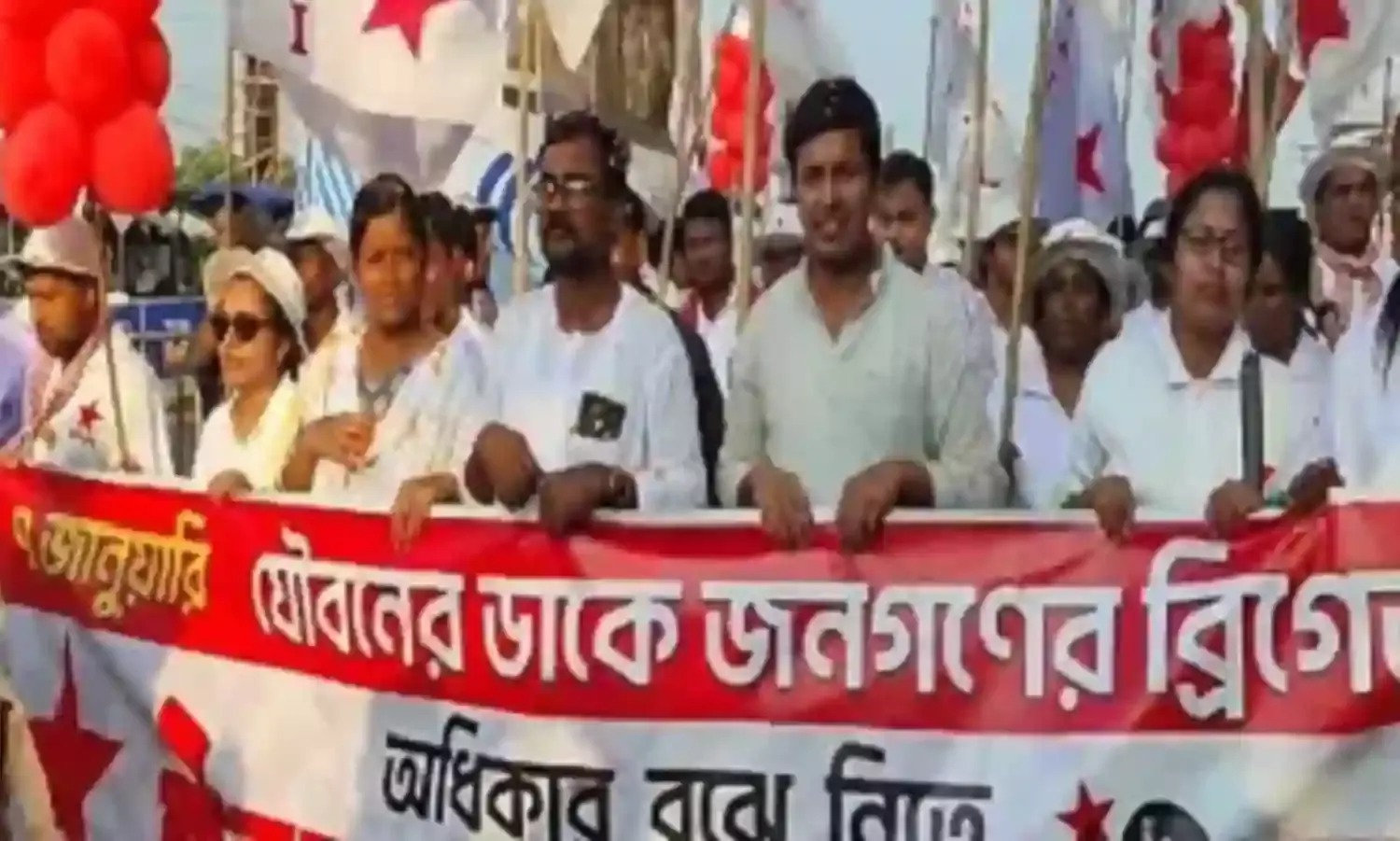 डीवाईएफआई की ब्रिगेड रैली, वाम समर्थकों की भारी भीड़ उमड़ी