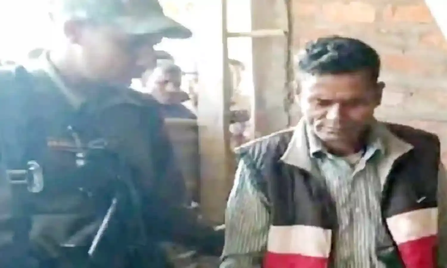 मिड डे मील की महिला रसोइया की दाव से काटकर हत्या