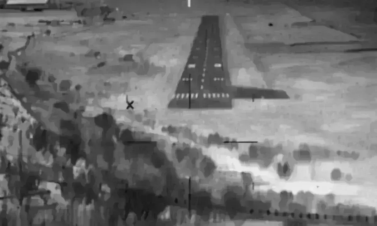 वायुसेना ने रचा इतिहास, कारगिल में पहली बार रात में लैंड कराया सी-130जे विमान