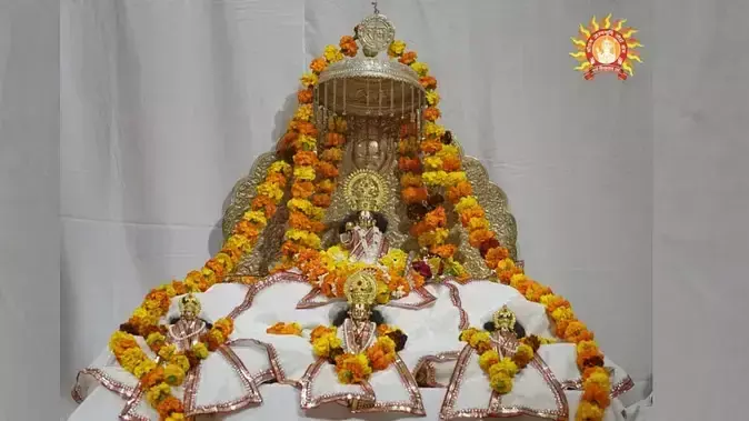 अस्थाई राम मंदिर में बैठे रामलला 