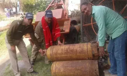 प्लांट में रखे गैस सिलेंडर से क्लोरीन गैस का रिसाव,स्थानीय को सुरक्षित स्थानों पर पहुंचाया