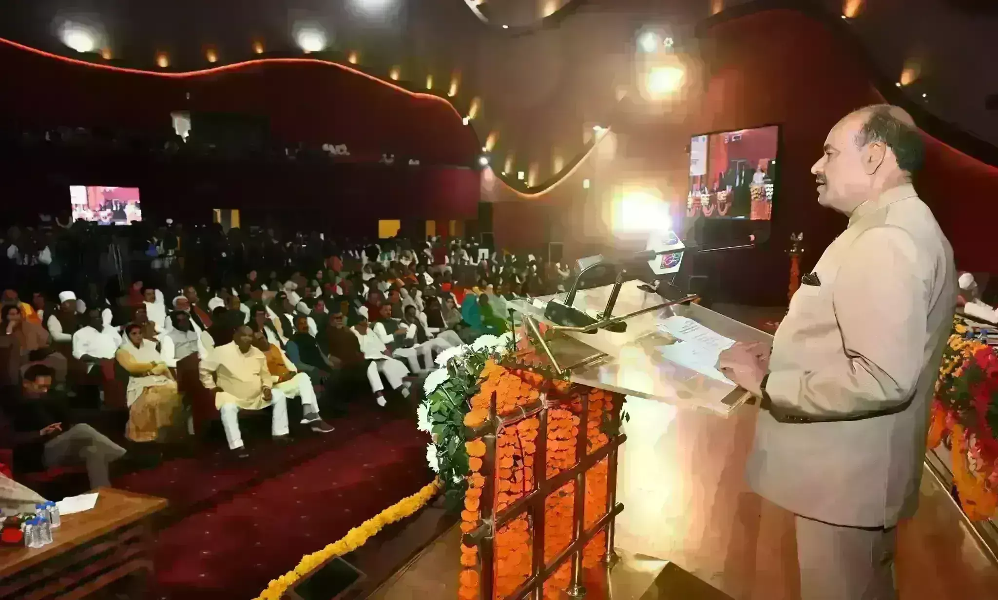 ओम बिरला ने नए विधायकों को दिए टिप्स, कहा - कानून सही है तो विपक्ष को सहयोग करना चाहिए, सही नहीं है तो चर्चा करें