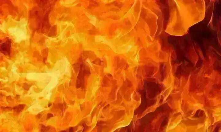 कन्नौज में बदमाशों ने साधु को जिंदा जलाया, हालत गंभीर