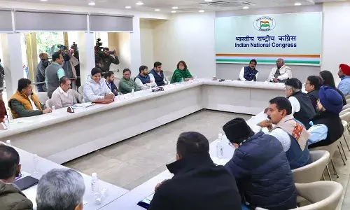 जनता के बीच रहना और उनका भरोसा जीतना कांग्रेस के लिए जरूरी : खड़गे