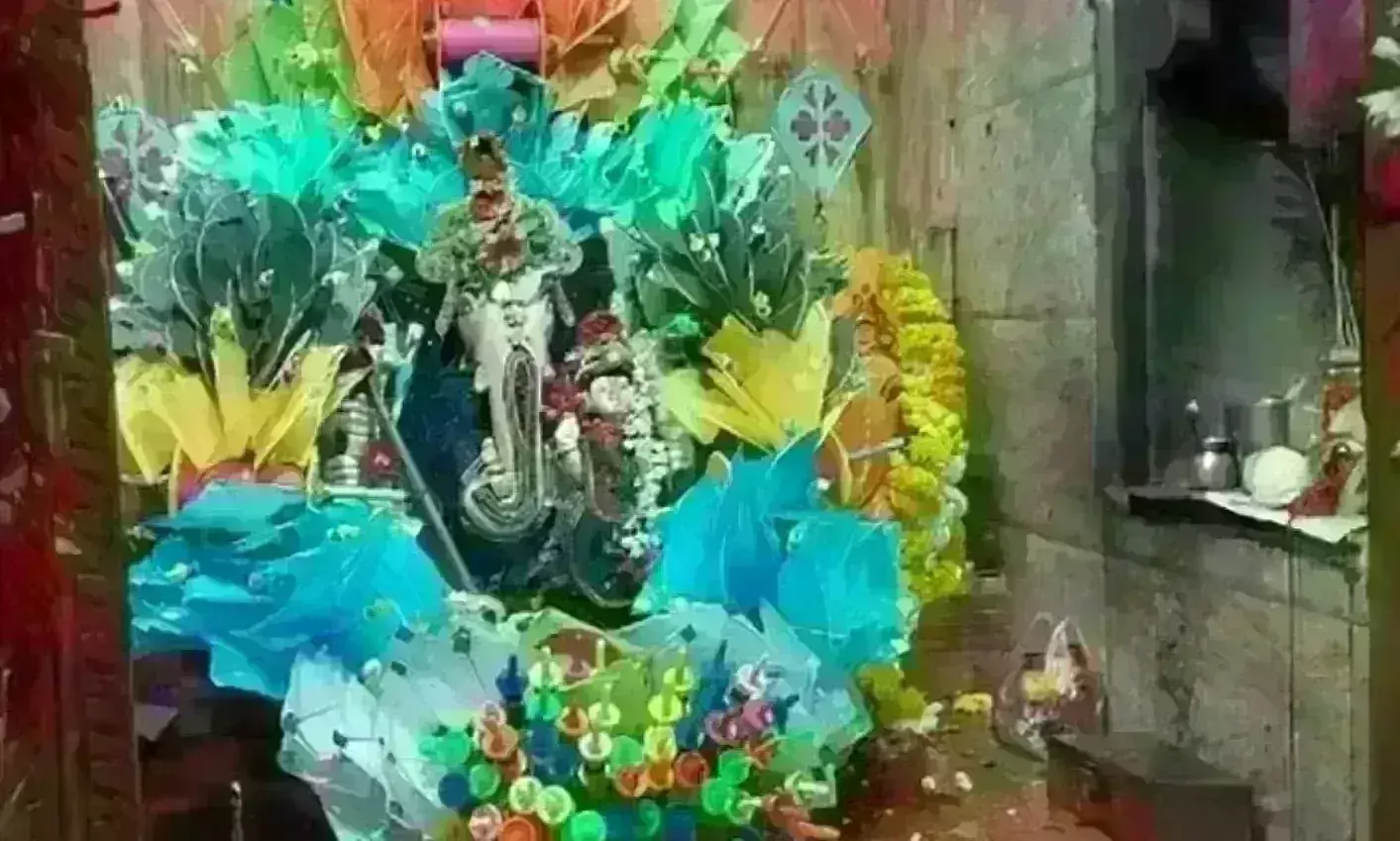 उज्जैन के गणेश मंदिर में ड्रेस कोड लागू, मिनी स्कर्ट-फटी जींस पहन कर नहीं मिलेगा प्रवेश उज्जैन के गणेश मंदिर में ड्रेस कोड लागू, मिनी स्कर्ट-फटी जींस पहन कर नहीं मिलेगा प्रवेश