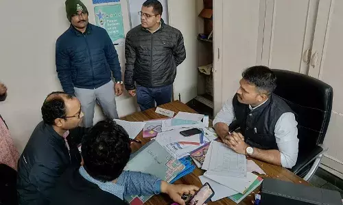 इंदौर में बगैर पंजीयन चल रहा बाल आश्रम सील, 21 बच्चियों को बालिका गृह भेजा