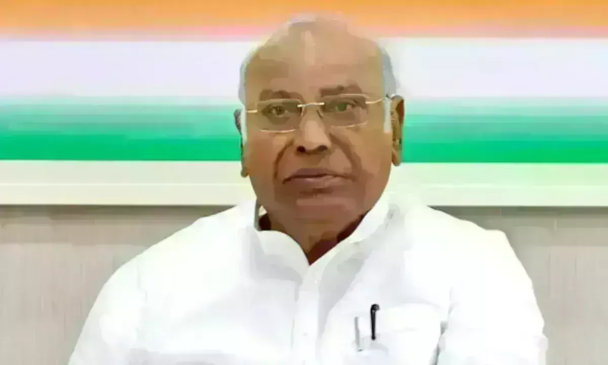 कांग्रेस अध्यक्ष मल्लिकार्जुन खरगे I.N.D.I.A के चेयरमैन नियुक्त, तृणमूल-सपा बैठक में नहीं हुई शामिल