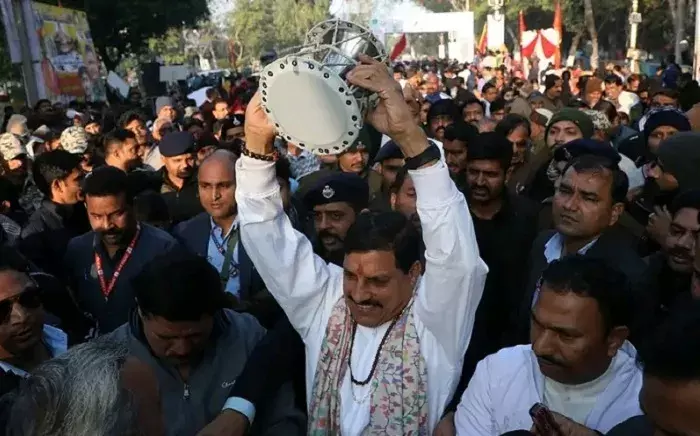 उज्जैन में मुख्यमंत्री डॉ. यादव राहगीरी आनंदोत्सव में खूब नाचे, भजन गाया और डमरू भी बजाया