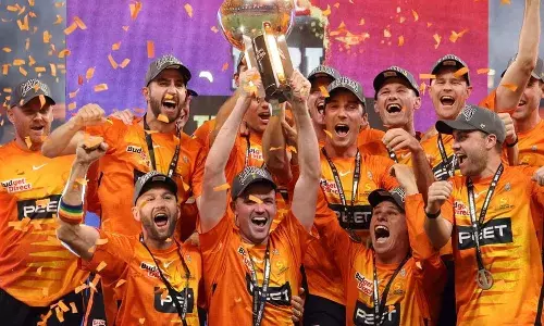 पर्थ स्कॉर्चर्स ने बीबीएल के समापन चरण के लिए मार्कस हैरिस के साथ किया करार