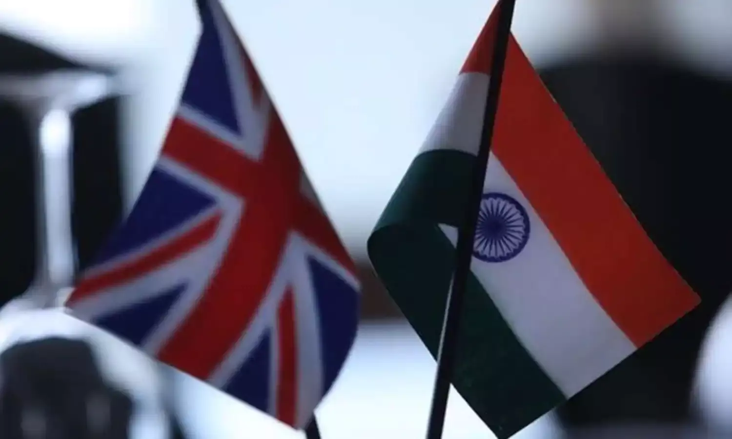 हैरी शिंडलर का संघर्ष रंग लाया, विदेश में रह रहे 30 लाख ब्रिटिश नागरिकों को वोट डालने का अधिकार वापस मिला