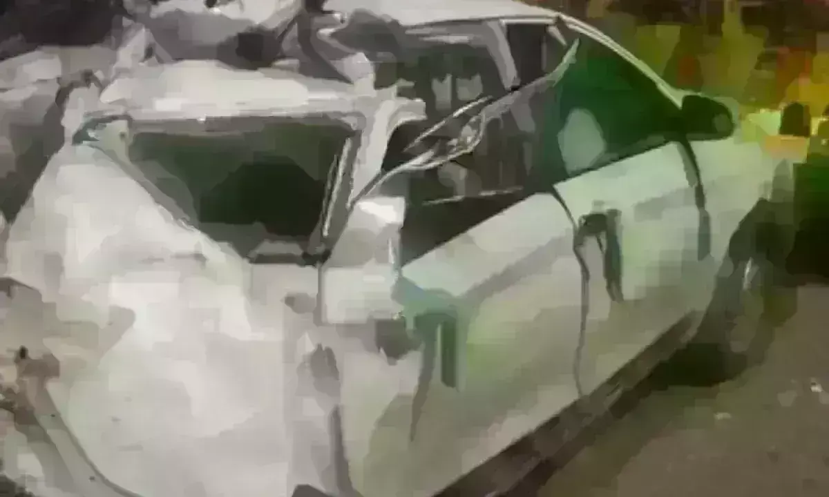 शिवपुरी में हादसा, कार को ट्रक ने मारी टक्कर, चार की मौत