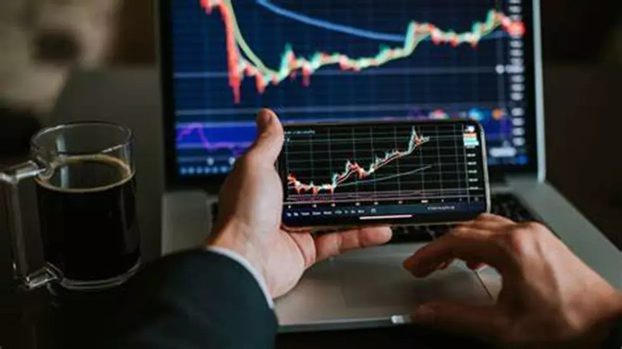 ग्लोबल मार्केट से कमजोरी के संकेत, एशियाई बाजारों में भी गिरावट