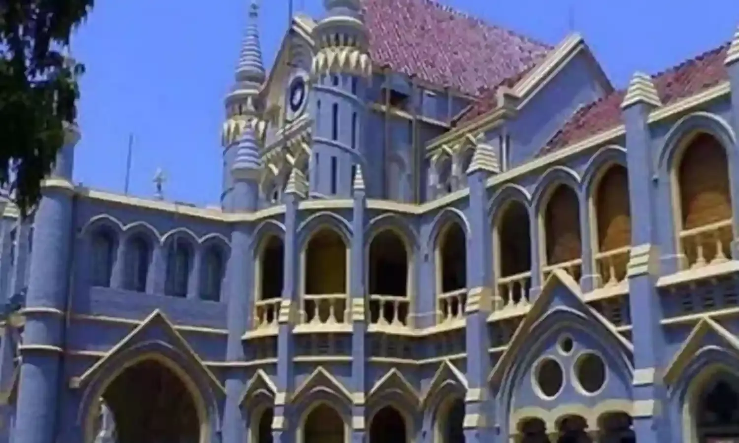 भोपाल गैस कांड मामले में अवमानना के दोषी अफसरों की सजा का फैसला टला