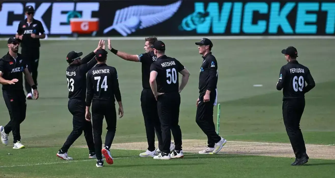 न्यूजीलैंड ने तीसरे टी-20 में पाकिस्तान को 45 रन से हराया, फिन एलन का शतक