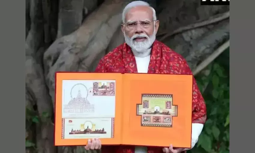 गर्भगृह में पहुंचे श्रीरामलला, प्रधानमंत्री मोदी ने जारी किया डाक टिकट