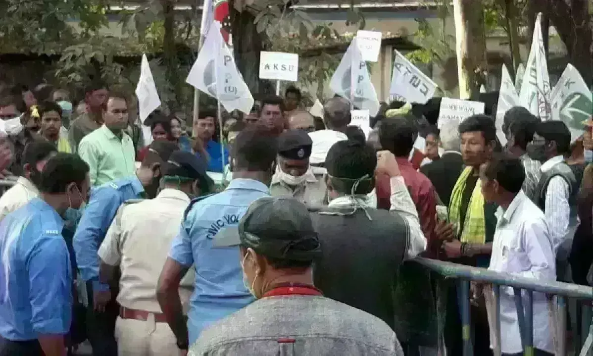 पश्चिम बंगाल में उठी अलग कामतापुर राज्य की मांग, प्रदर्शनकारियों ने रोकी ट्रेनें