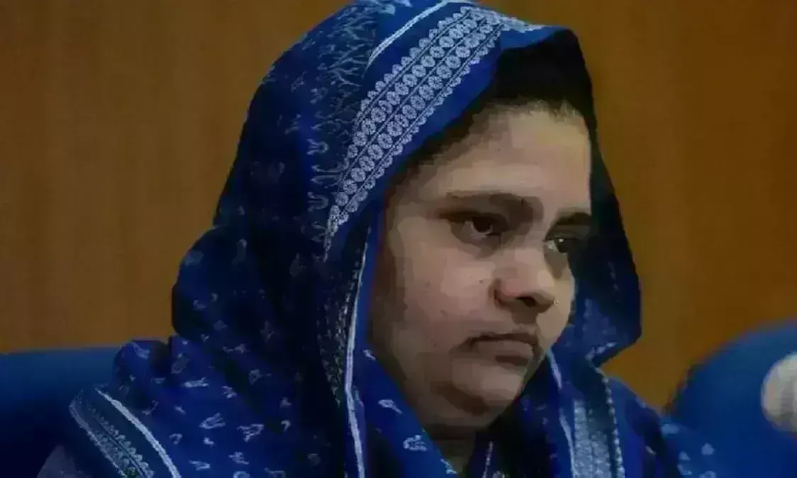 बिलकिस बानो के तीन दोषियों को झटका, कोर्ट ने नहीं बढ़ाया सरेंडर का समय बिलकिस बानो के तीन दोषियों को झटका, कोर्ट ने नहीं बढ़ाया सरेंडर का समय